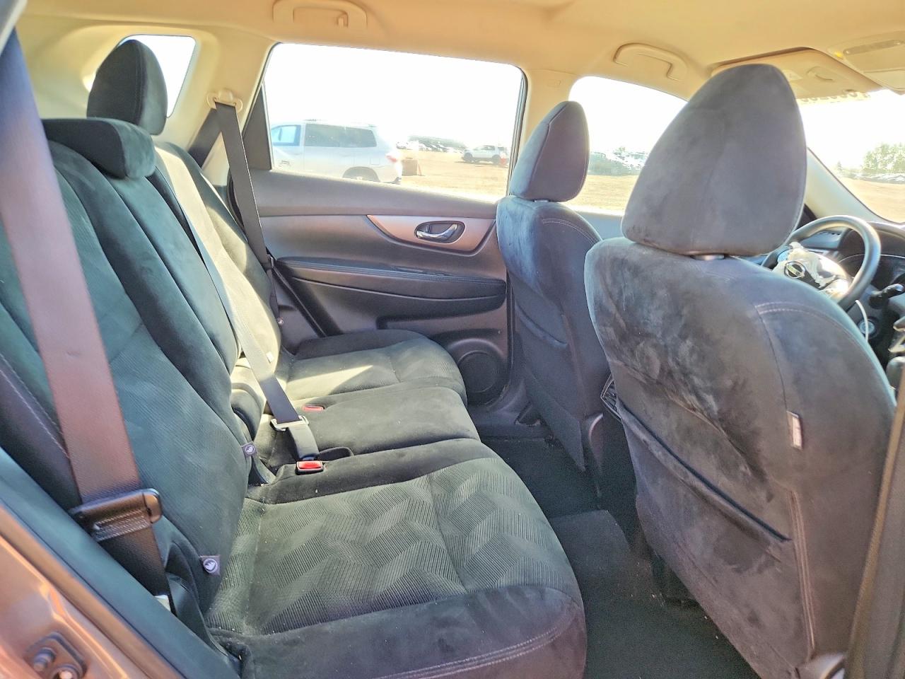 2016 NISSAN ROGUE