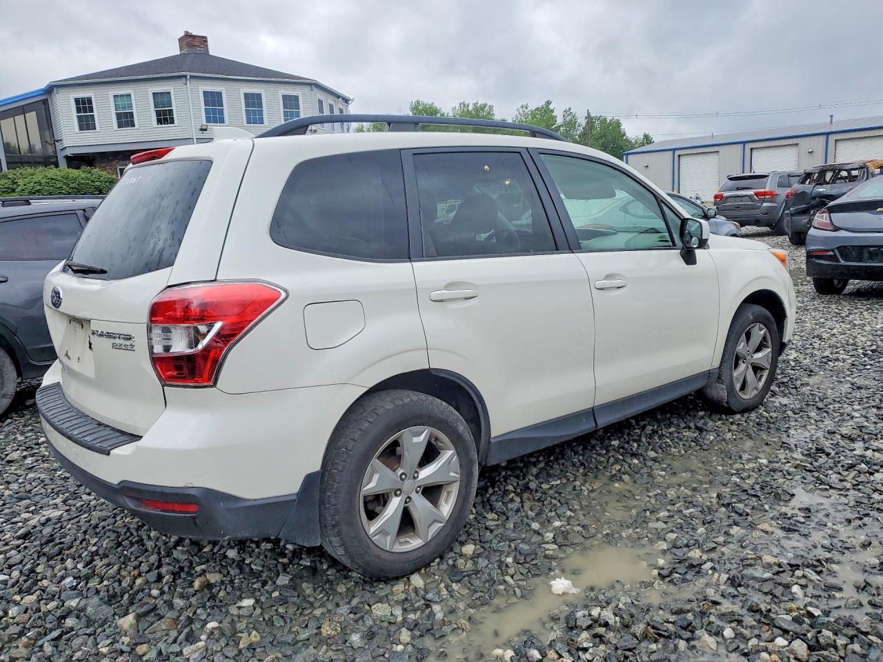 2016 SUBARU FORESTER