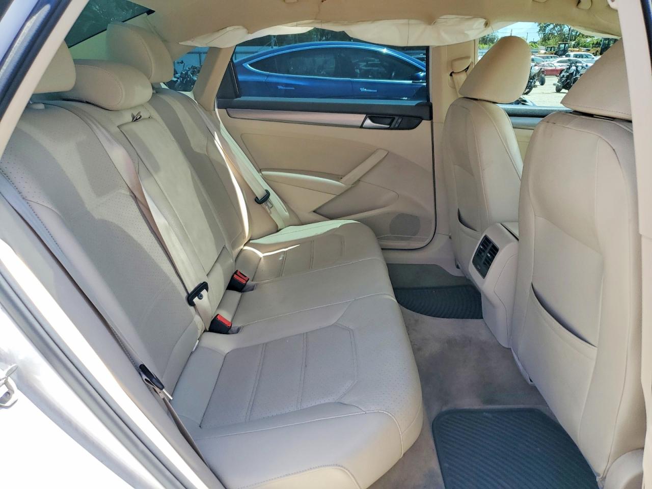 2015 VOLKSWAGEN PASSAT