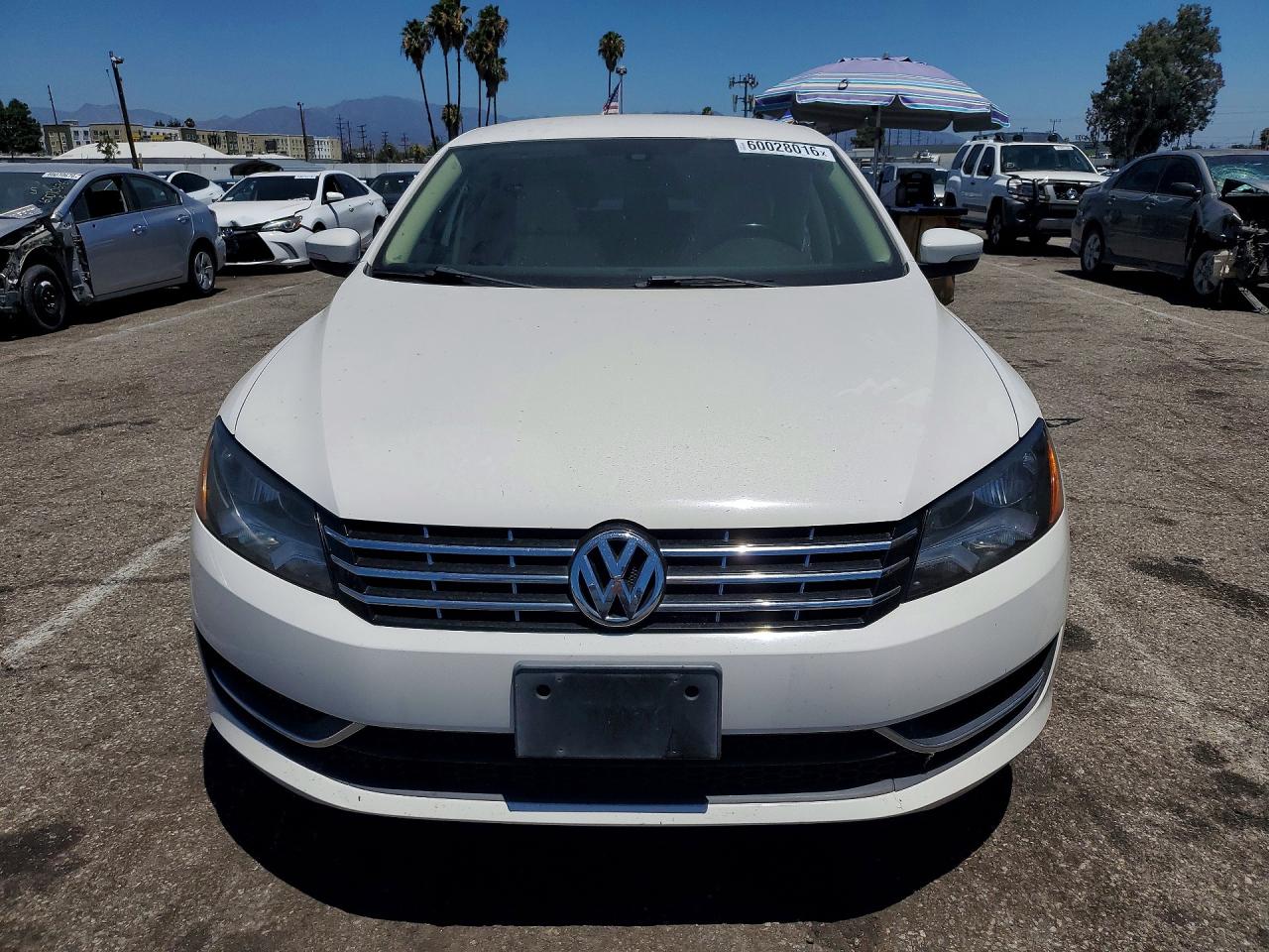 2015 VOLKSWAGEN PASSAT