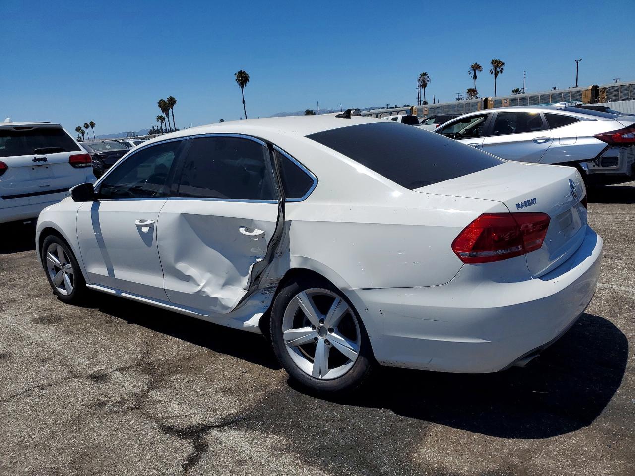 2015 VOLKSWAGEN PASSAT