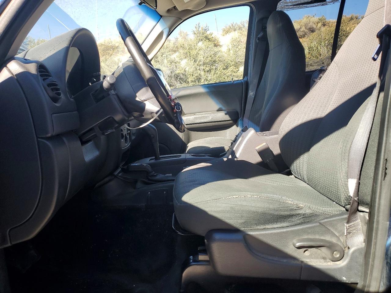 2004 JEEP LIBERTY