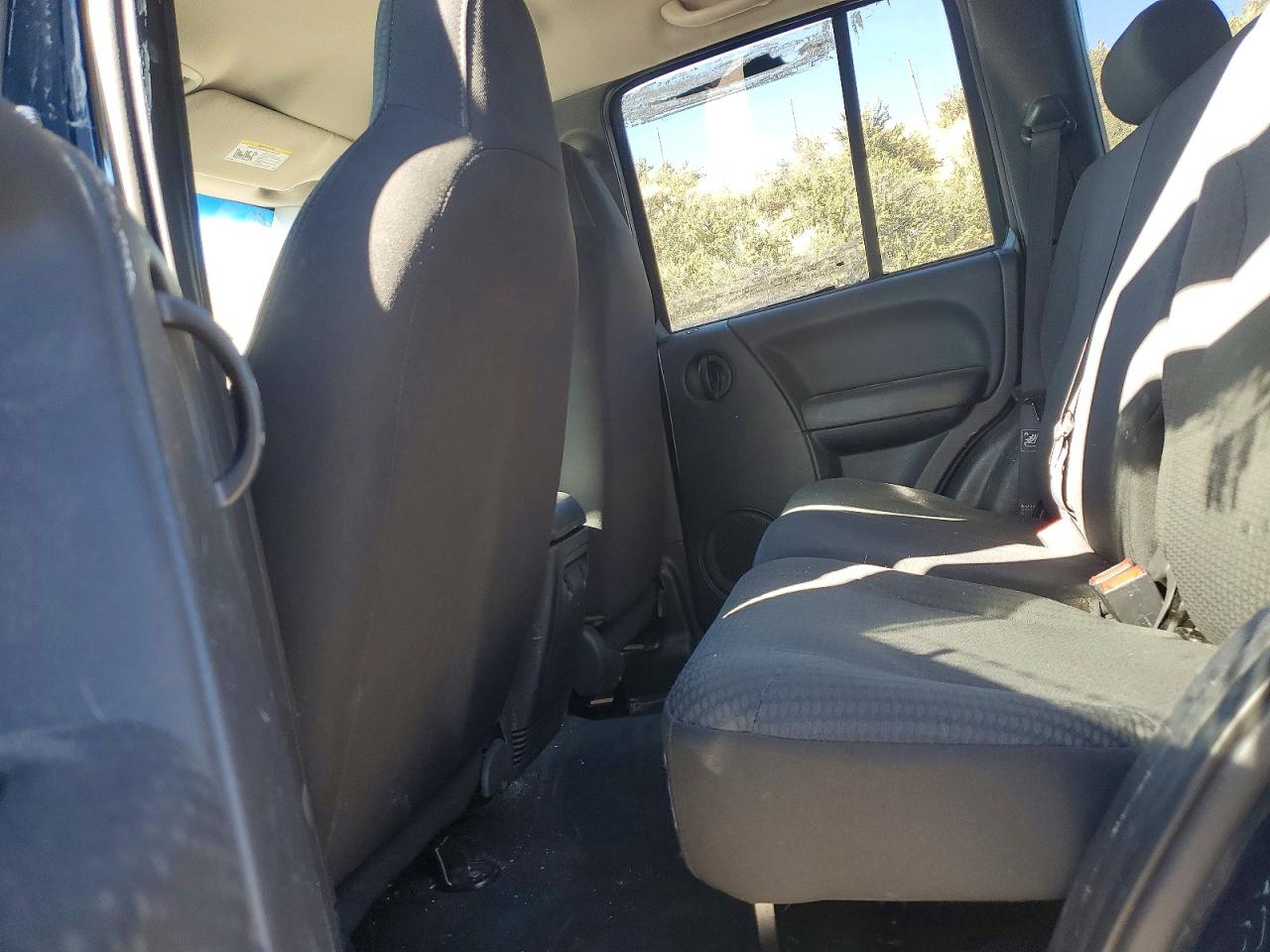2004 JEEP LIBERTY