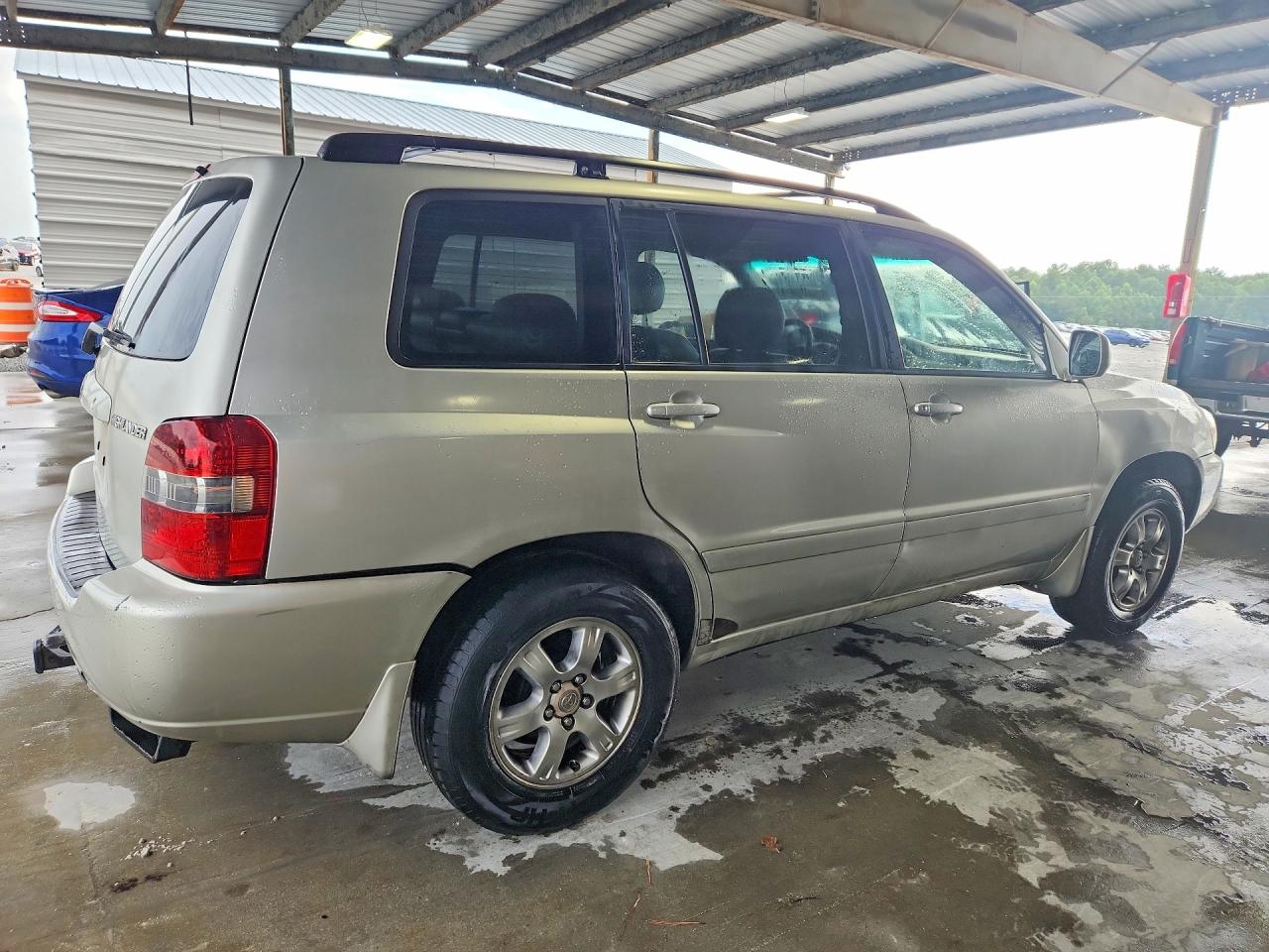 2005 TOYOTA HIGHLANDER