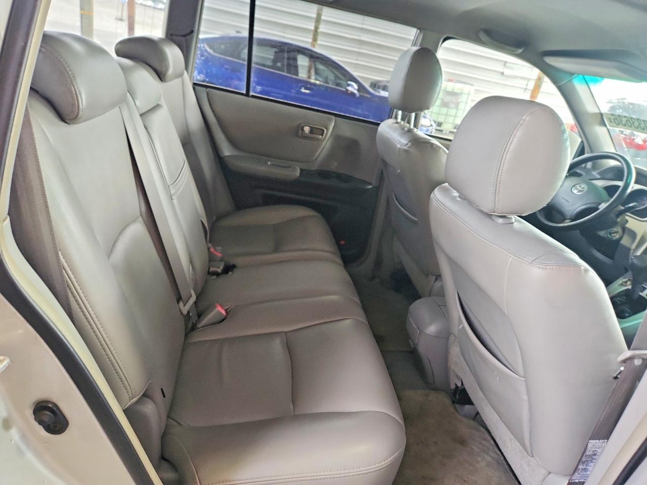 2005 TOYOTA HIGHLANDER