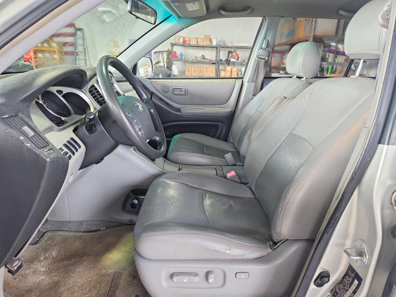 2005 TOYOTA HIGHLANDER