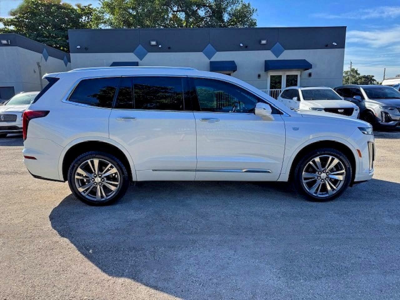 2021 CADILLAC XT6