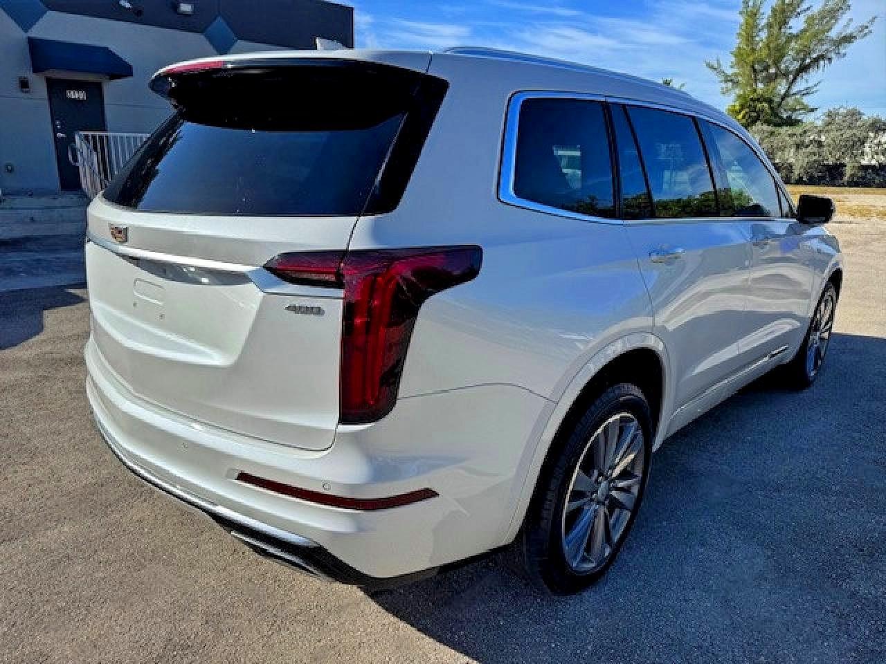 2021 CADILLAC XT6