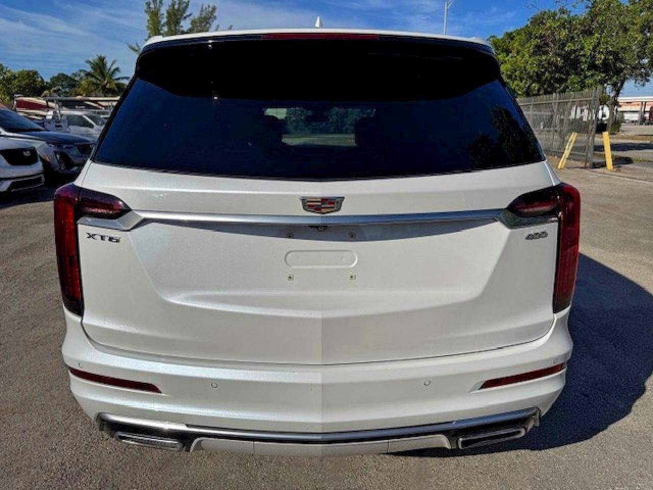 2021 CADILLAC XT6