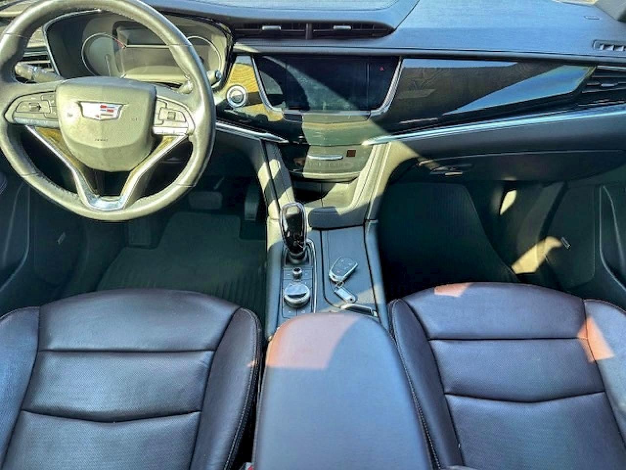 2021 CADILLAC XT6