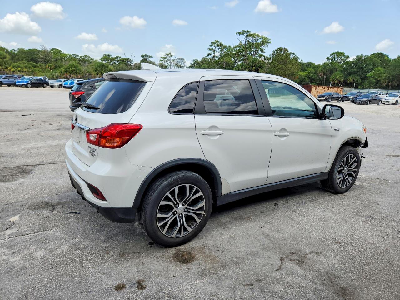 2018 MITSUBISHI OUTLANDER