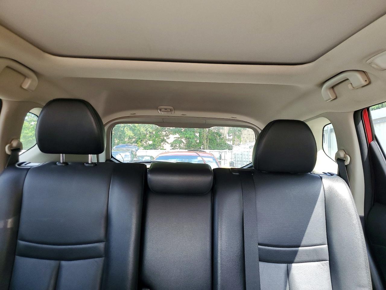 2015 NISSAN ROGUE
