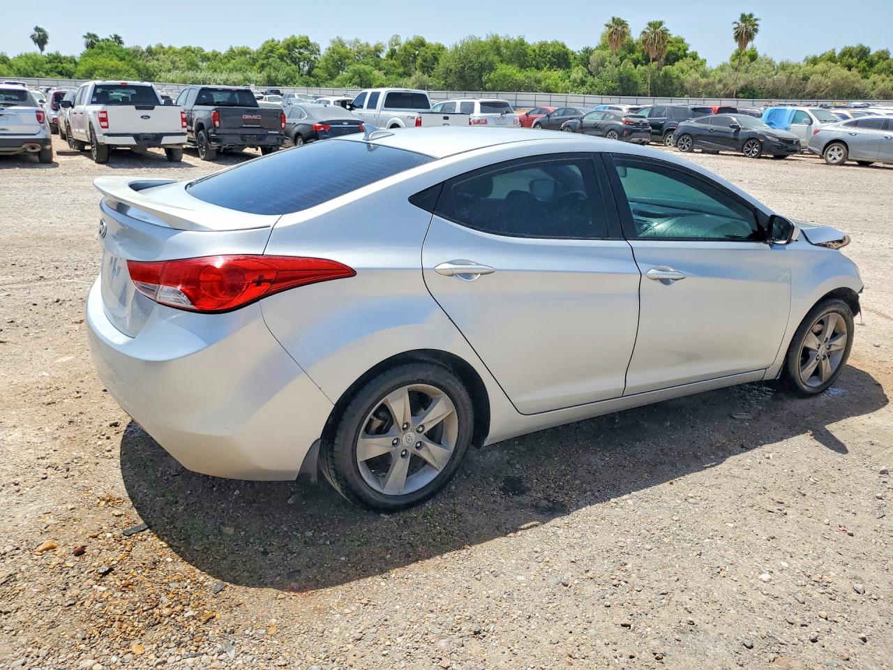 2013 HYUNDAI ELANTRA