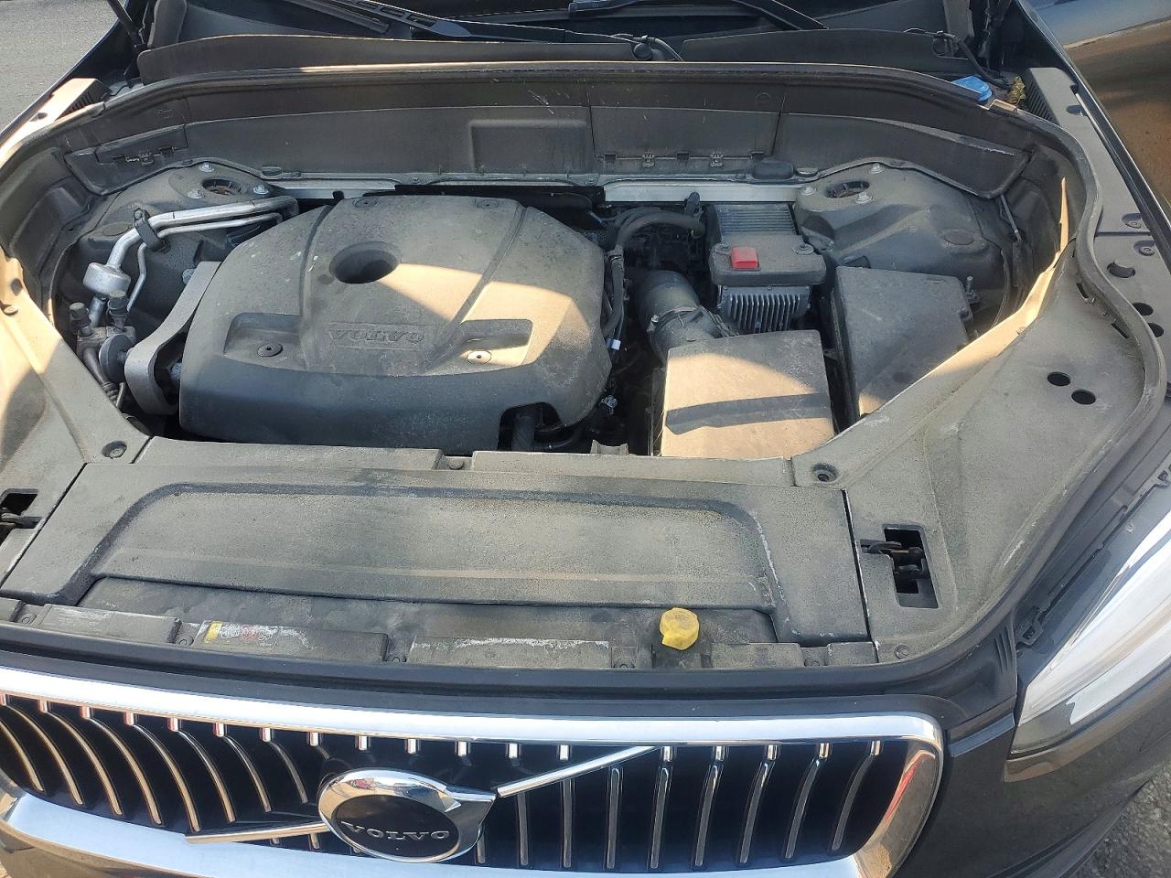 2022 VOLVO XC90