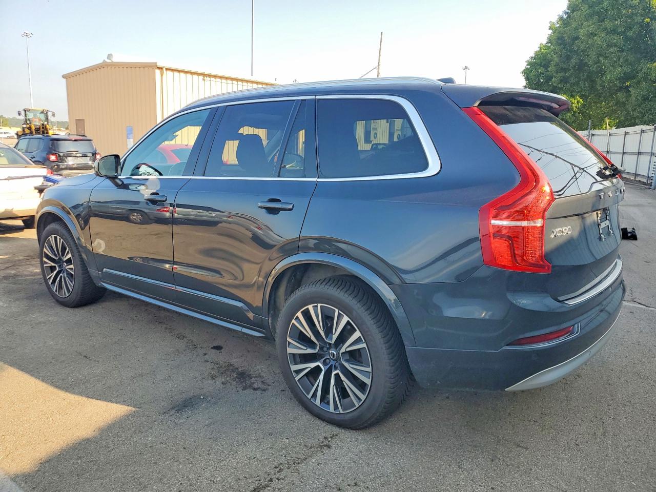2022 VOLVO XC90