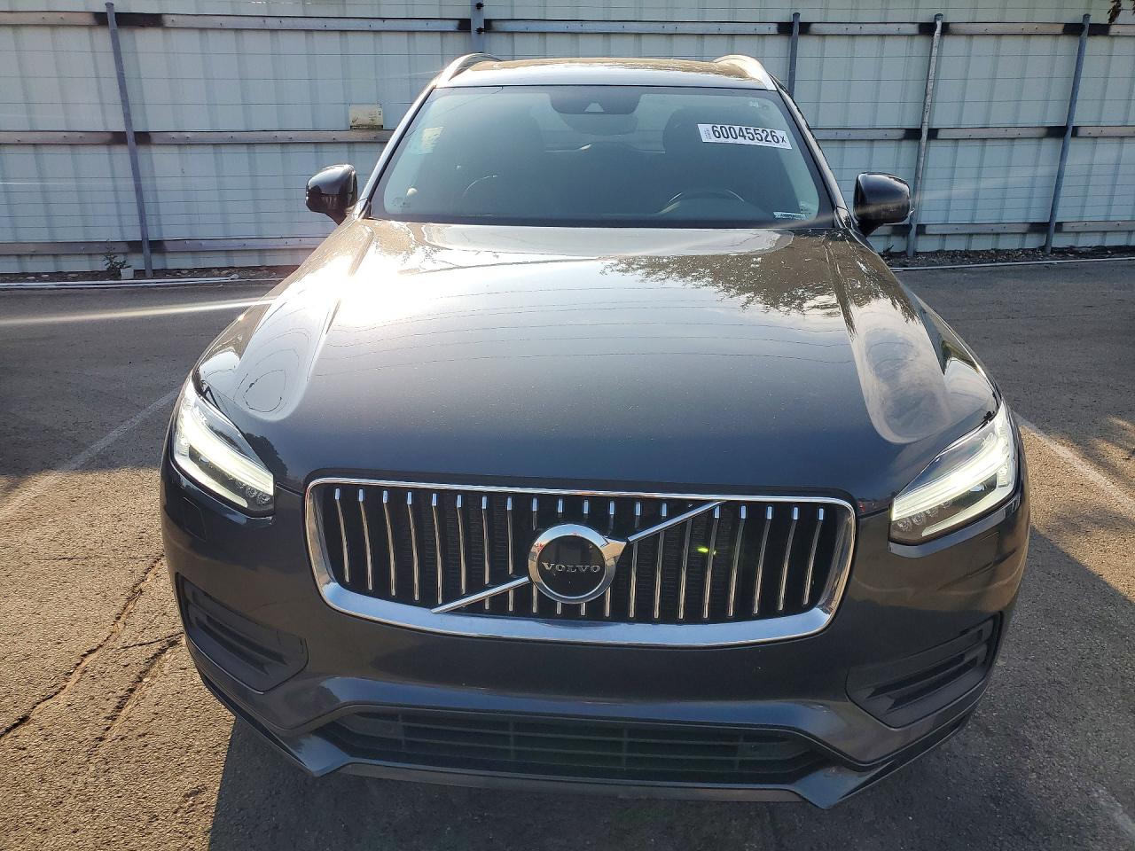 2022 VOLVO XC90