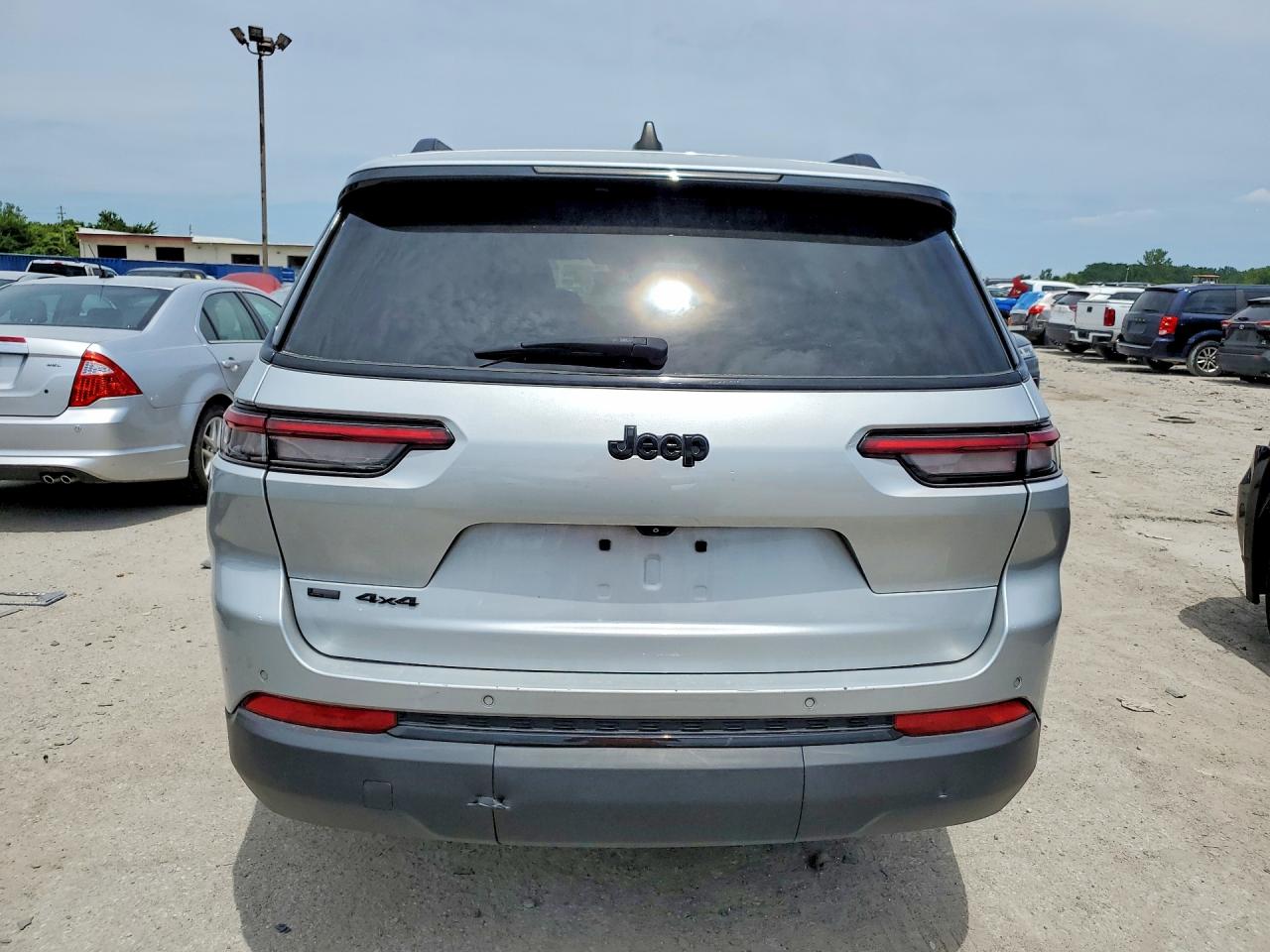 2023 JEEP CHEROKEE