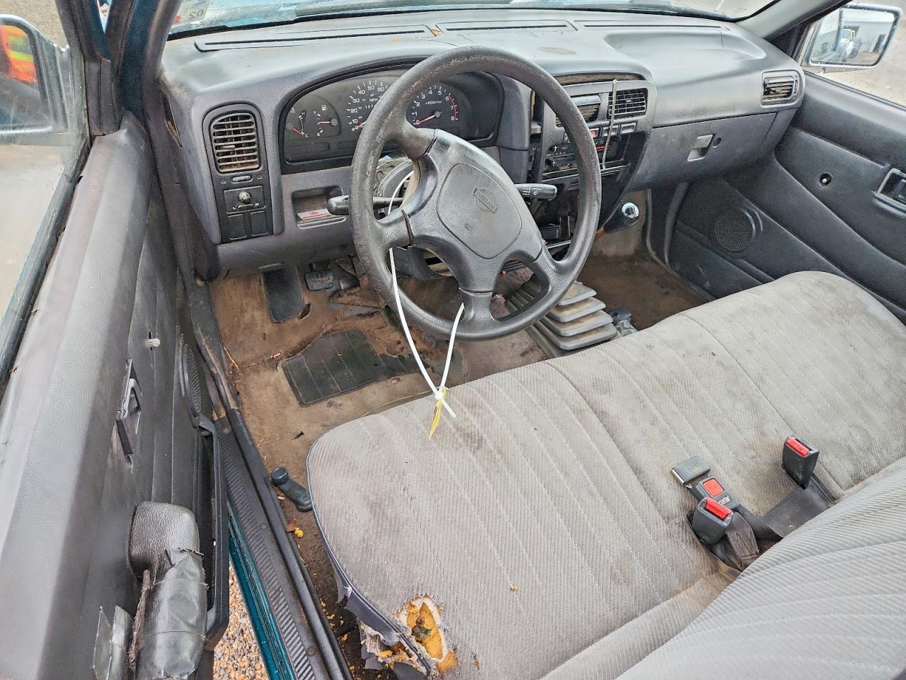 1995 NISSAN NAVARA