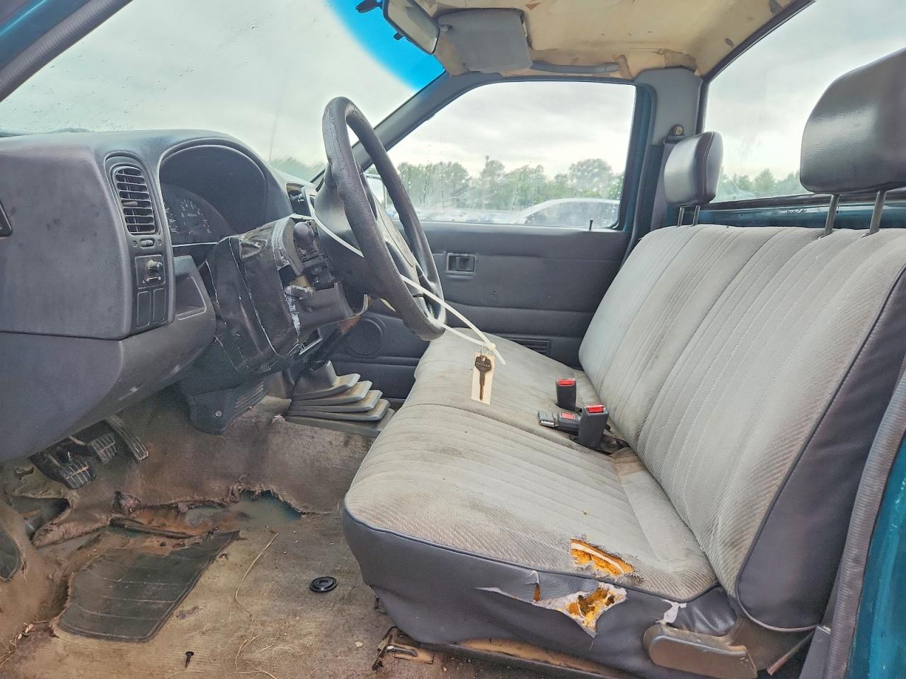 1995 NISSAN NAVARA