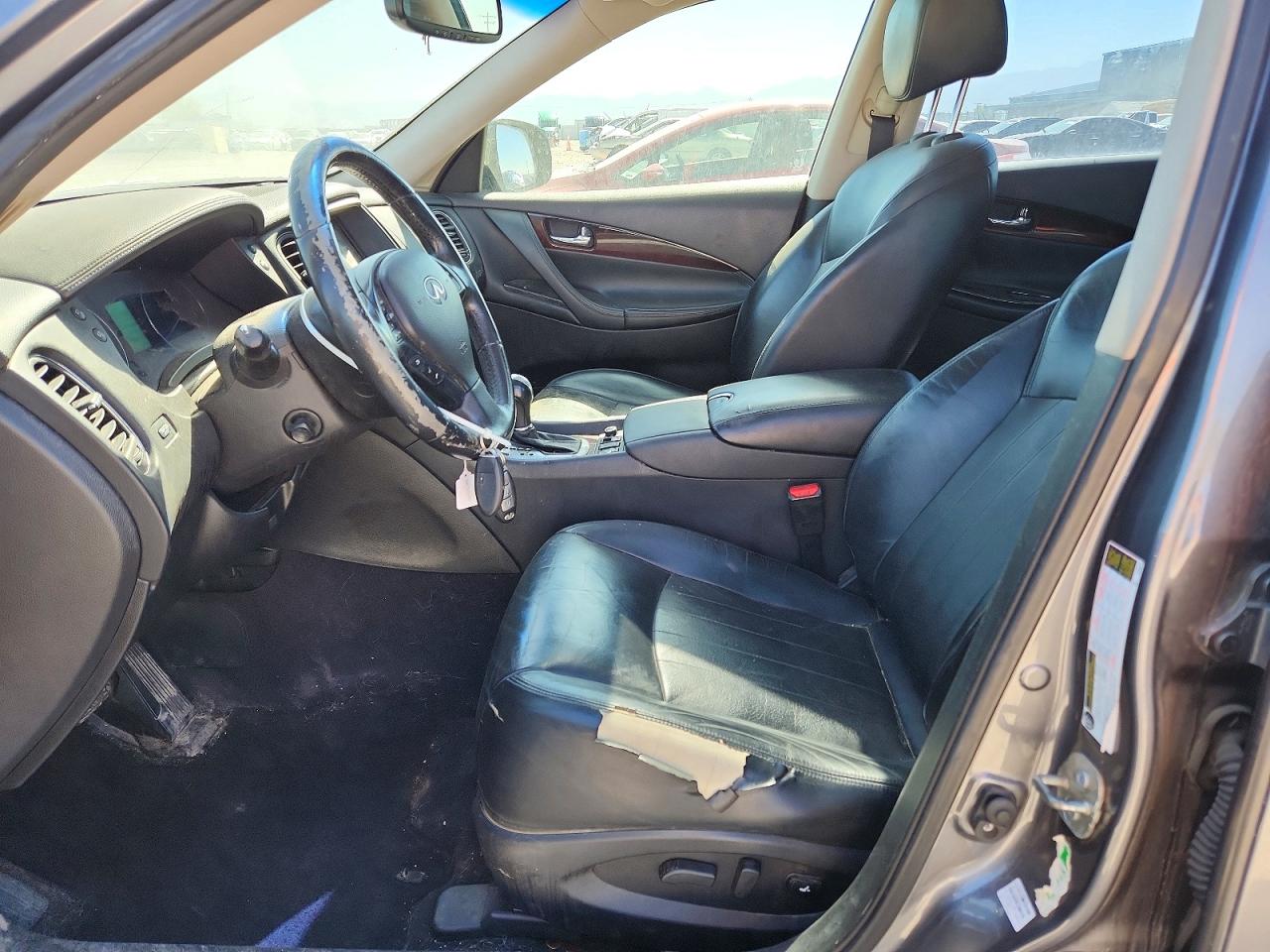 2016 INFINITI QX50 BASE