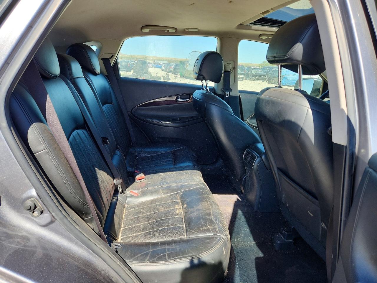 2016 INFINITI QX50 BASE