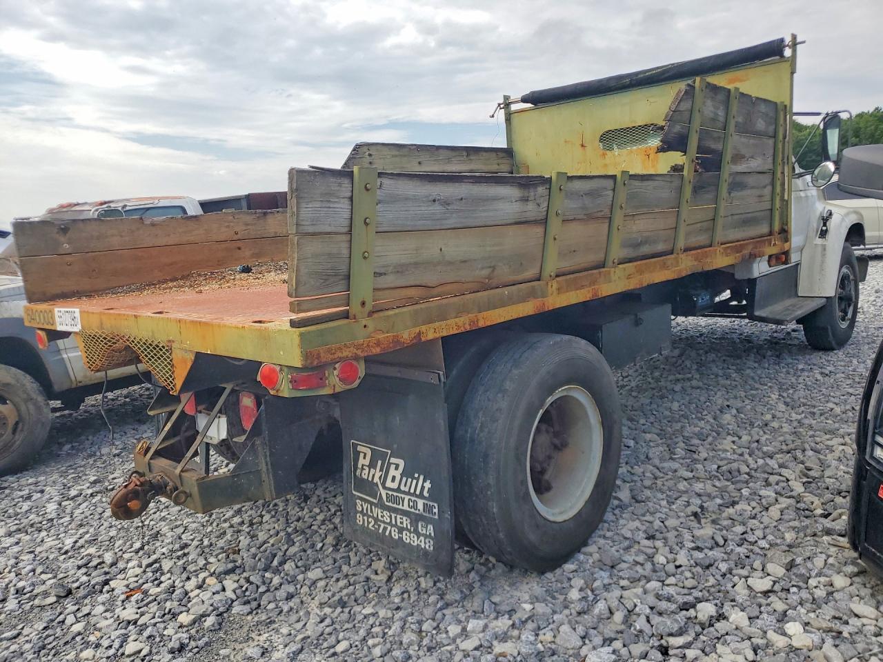 1998 FORD F700