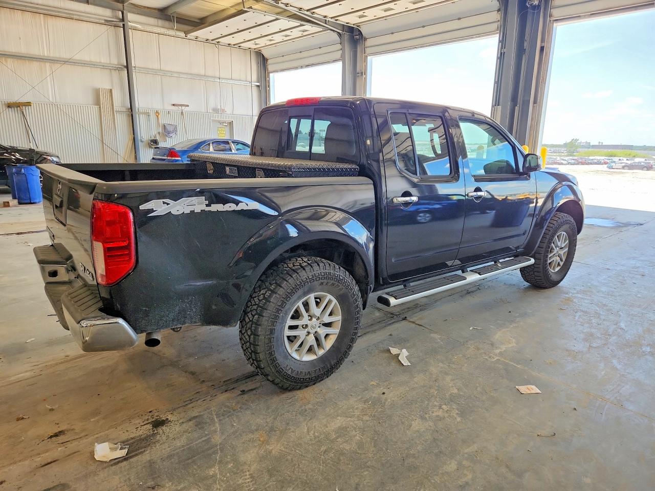 2016 NISSAN FRONTIER