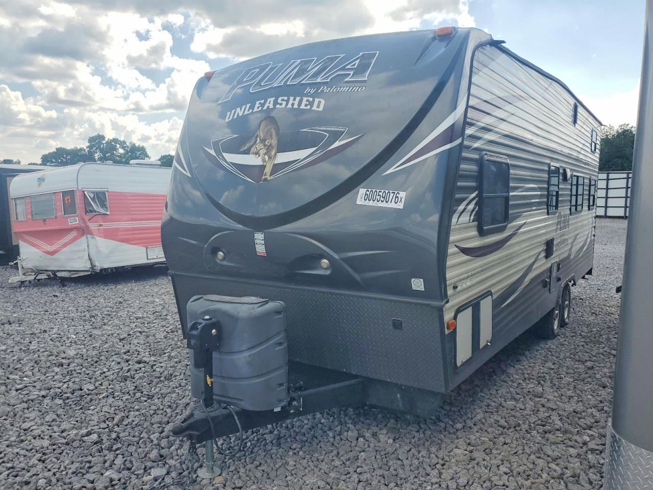 2015 FOREST RIVER PUMA