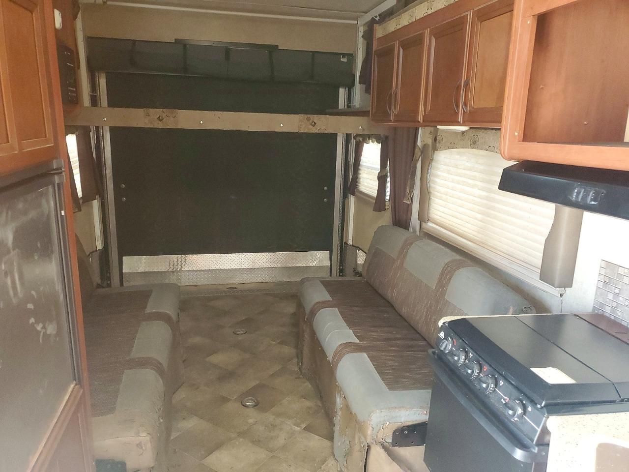 2015 FOREST RIVER PUMA