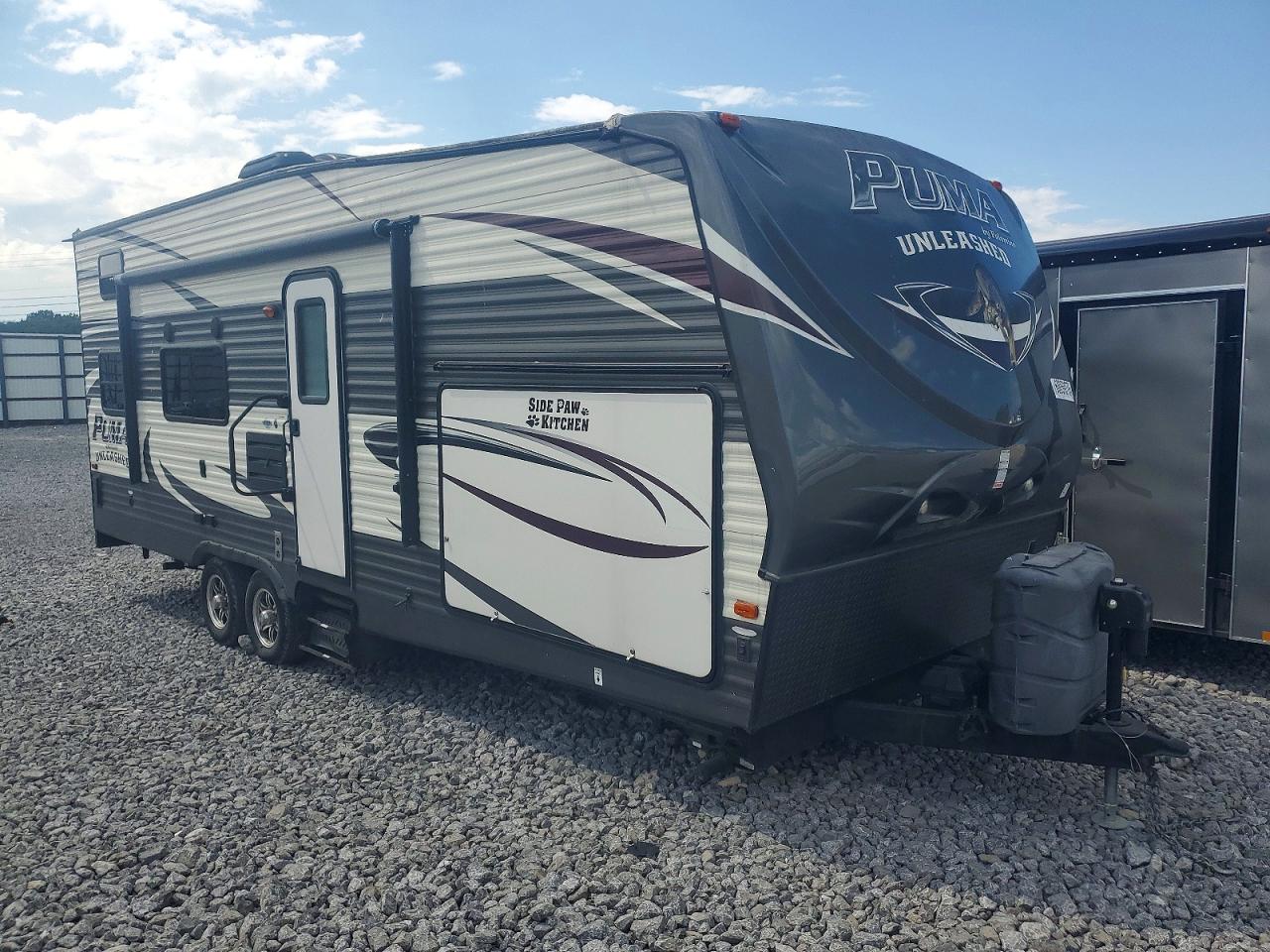 2015 FOREST RIVER PUMA