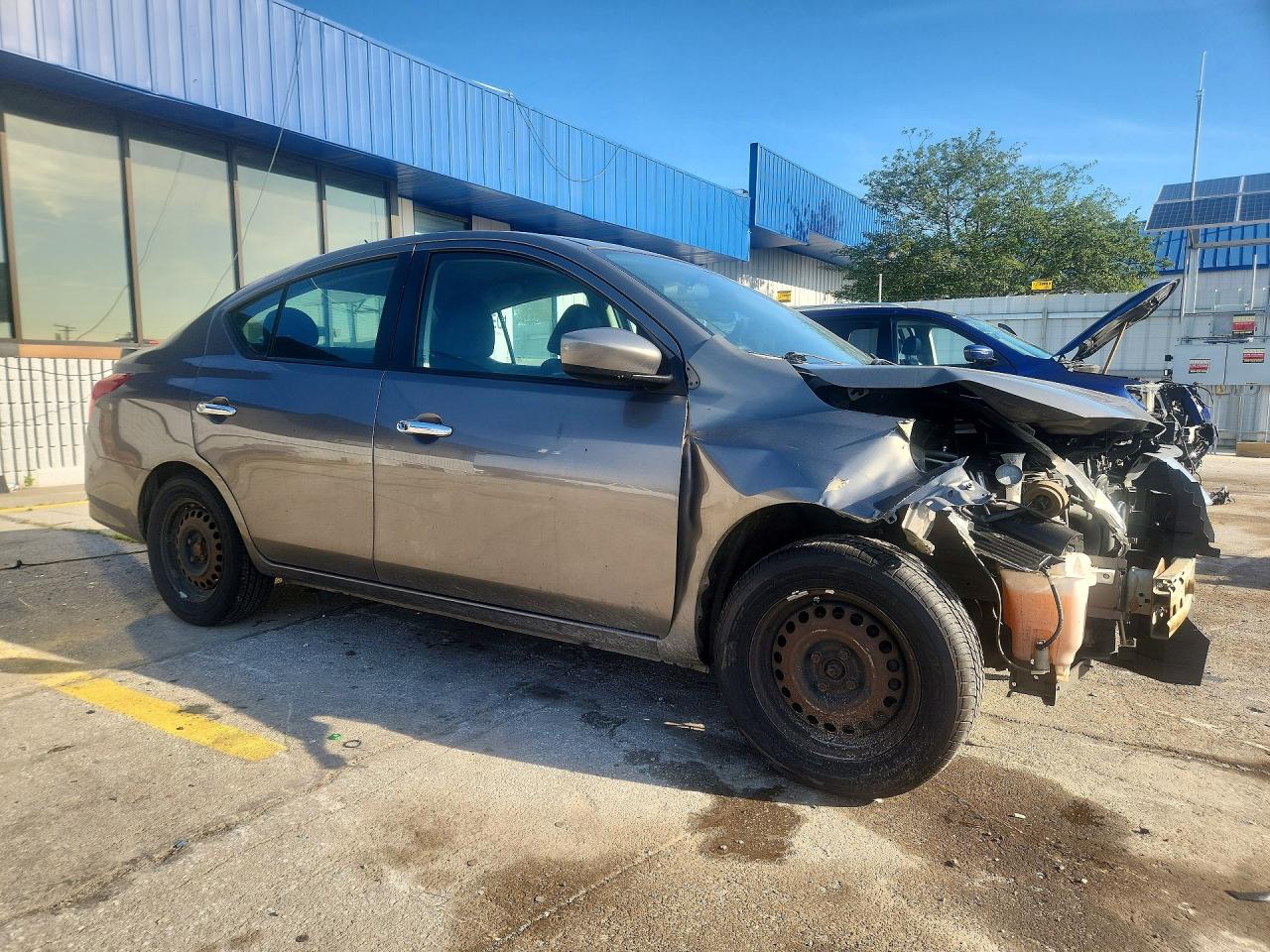 2016 NISSAN VERSA