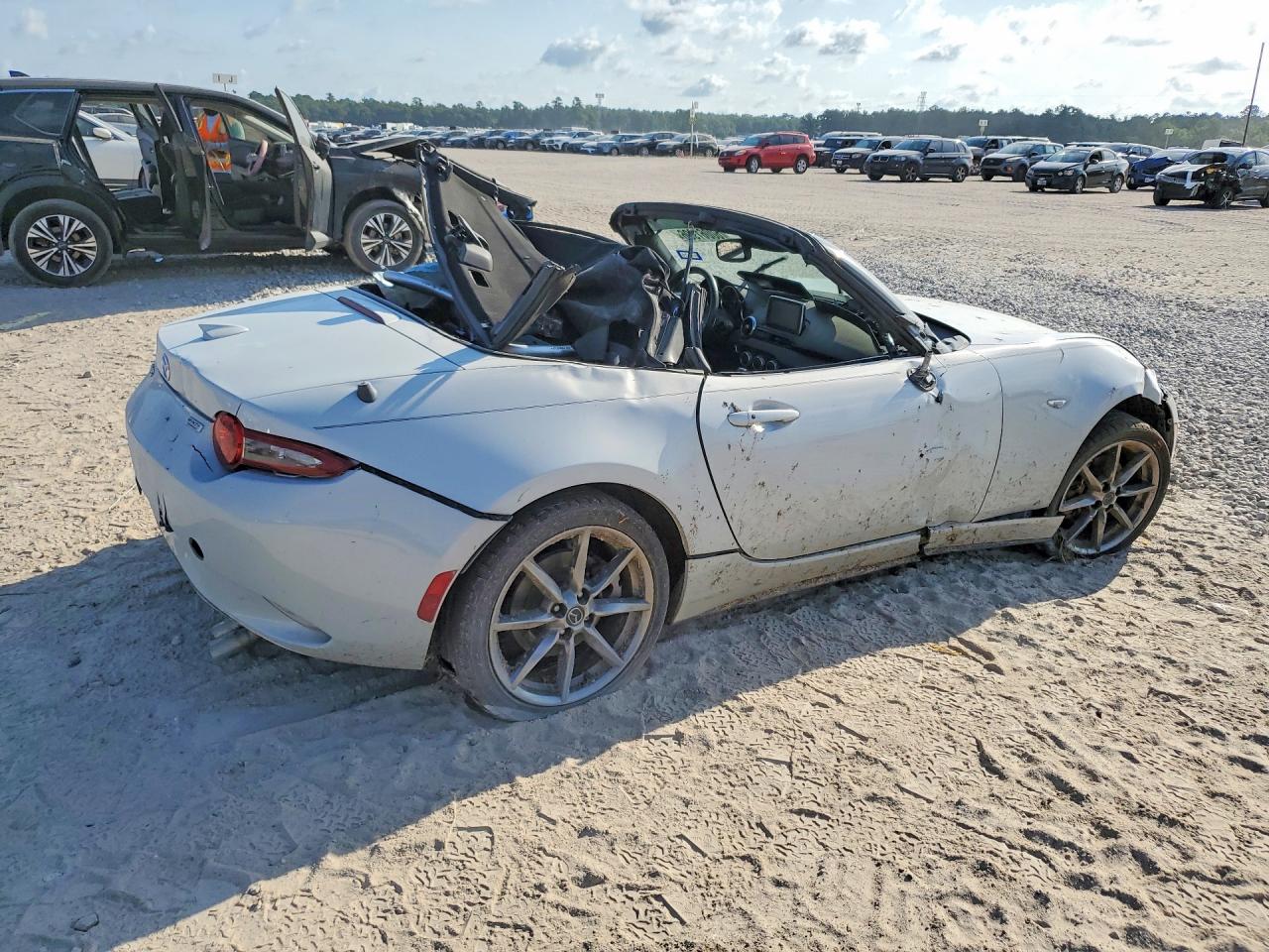 2016 MAZDA MX5