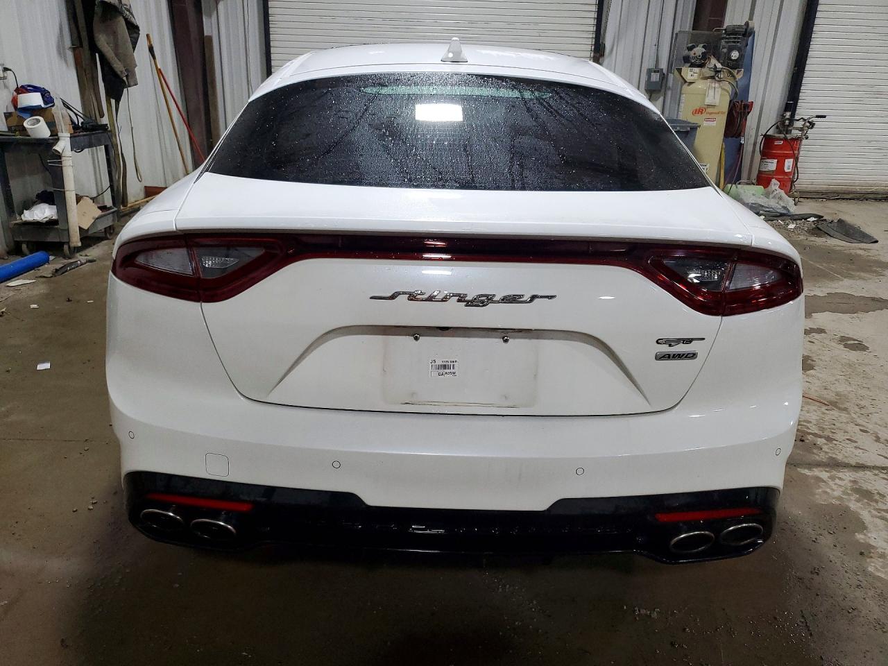 2020 KIA STINGER