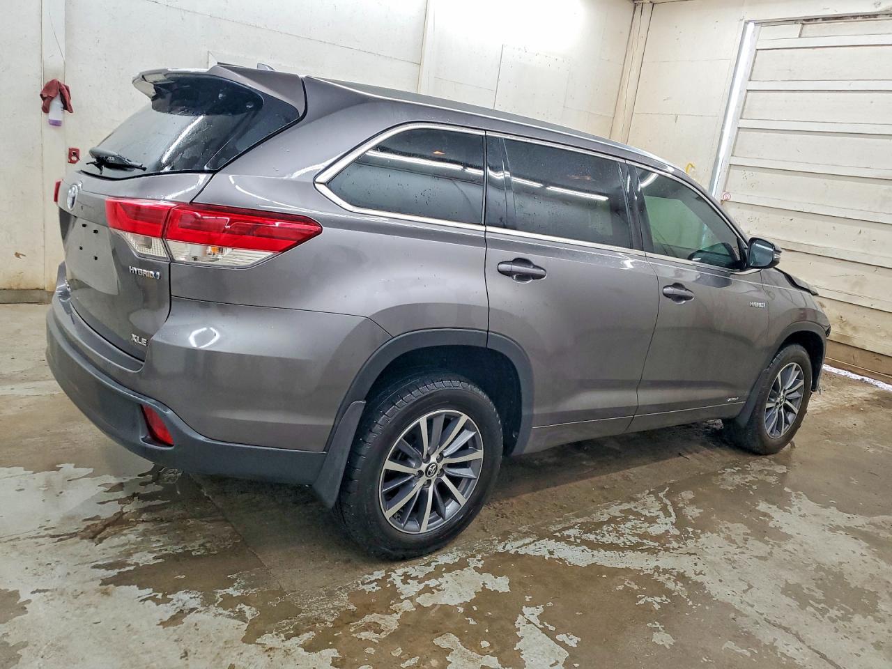 2018 TOYOTA HIGHLANDER