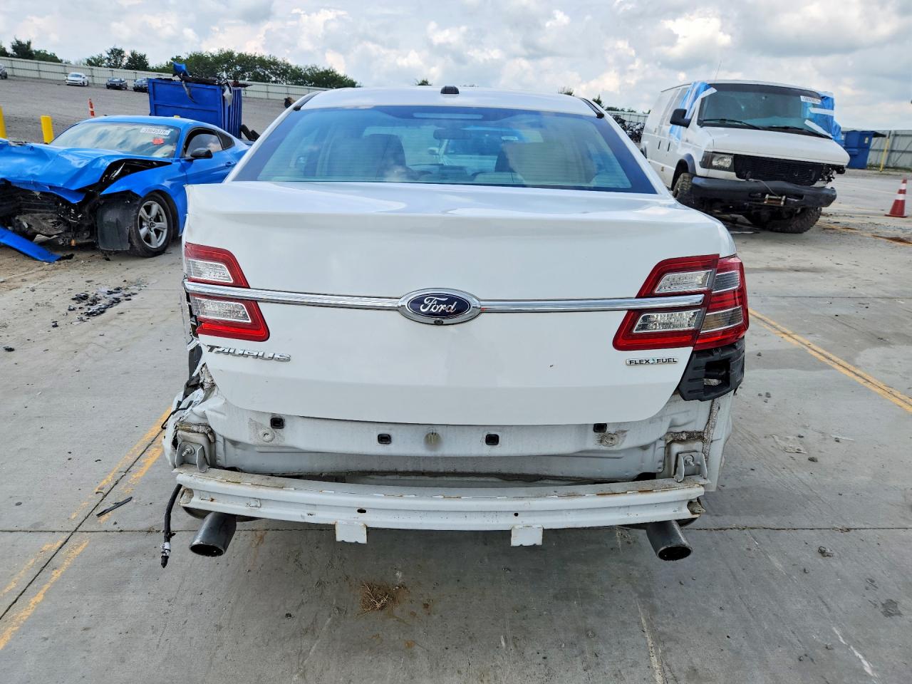2015 FORD TAURUS