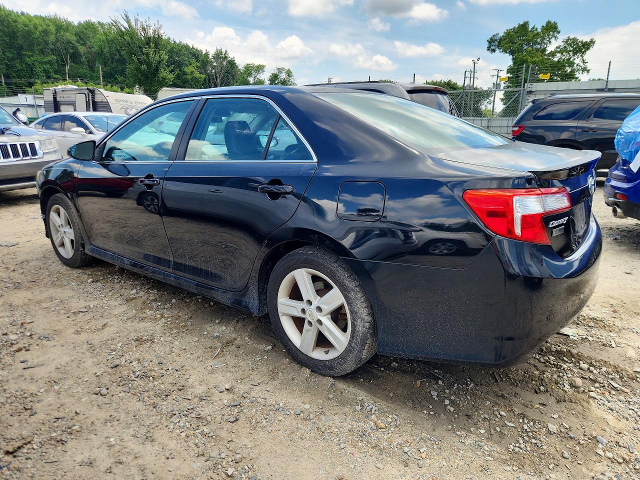 2012 TOYOTA CAMRY