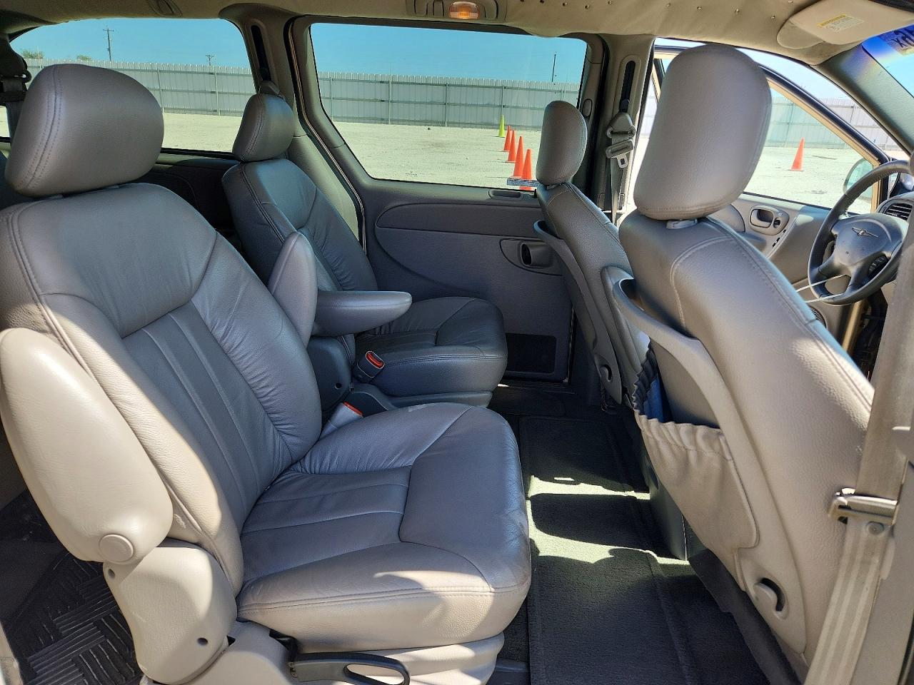 2001 CHRYSLER MINIVAN
