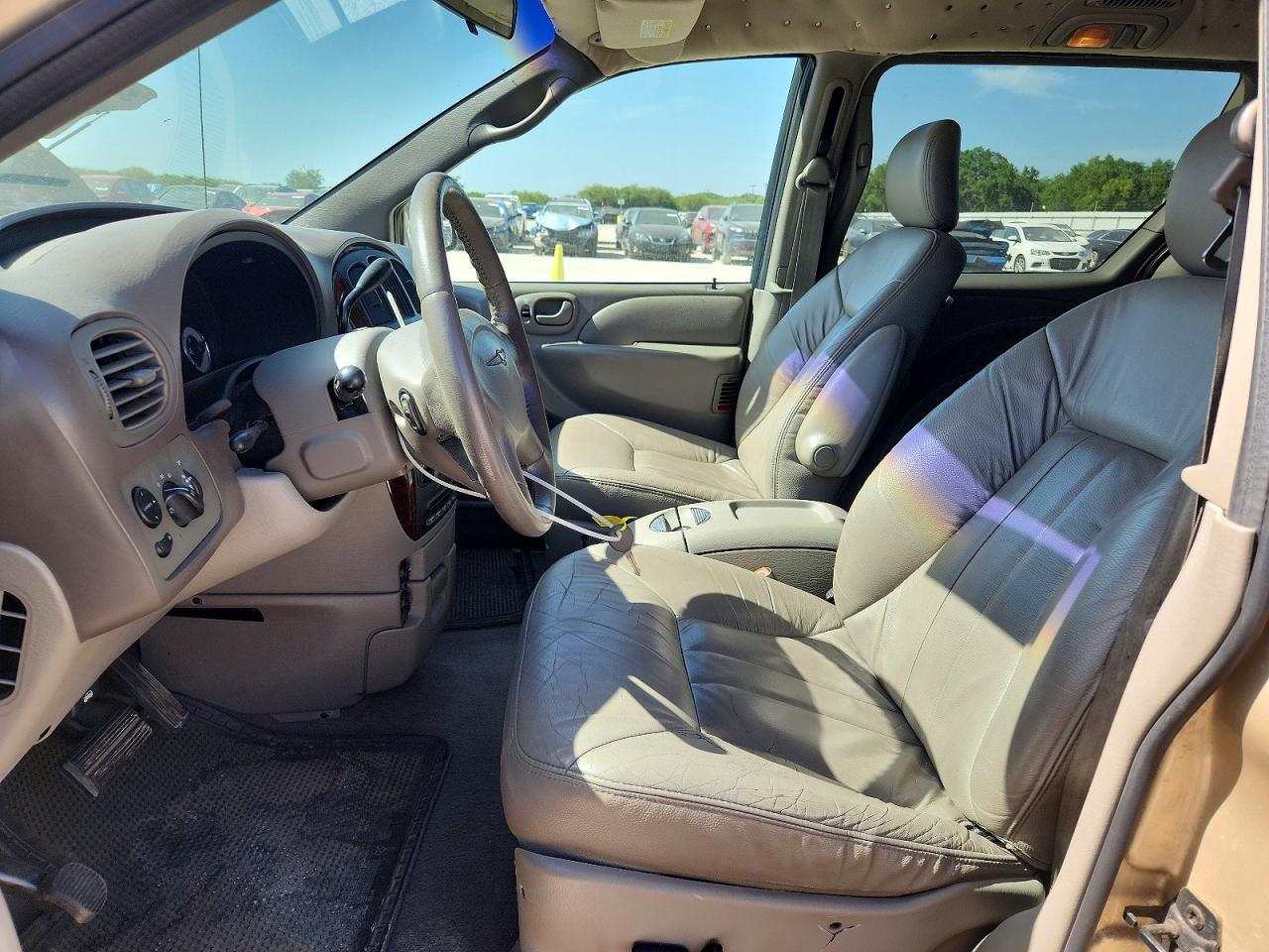 2001 CHRYSLER MINIVAN
