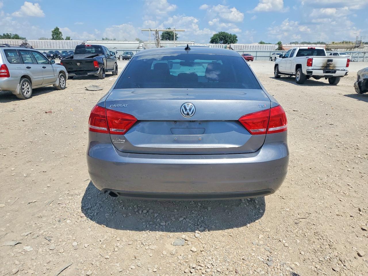 2015 VOLKSWAGEN PASSAT
