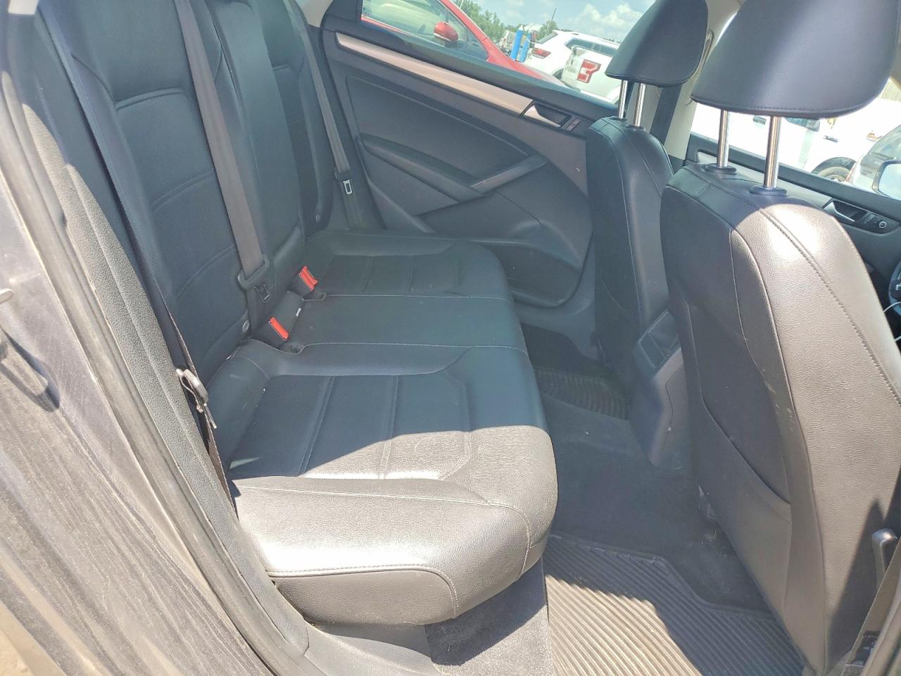 2015 VOLKSWAGEN PASSAT