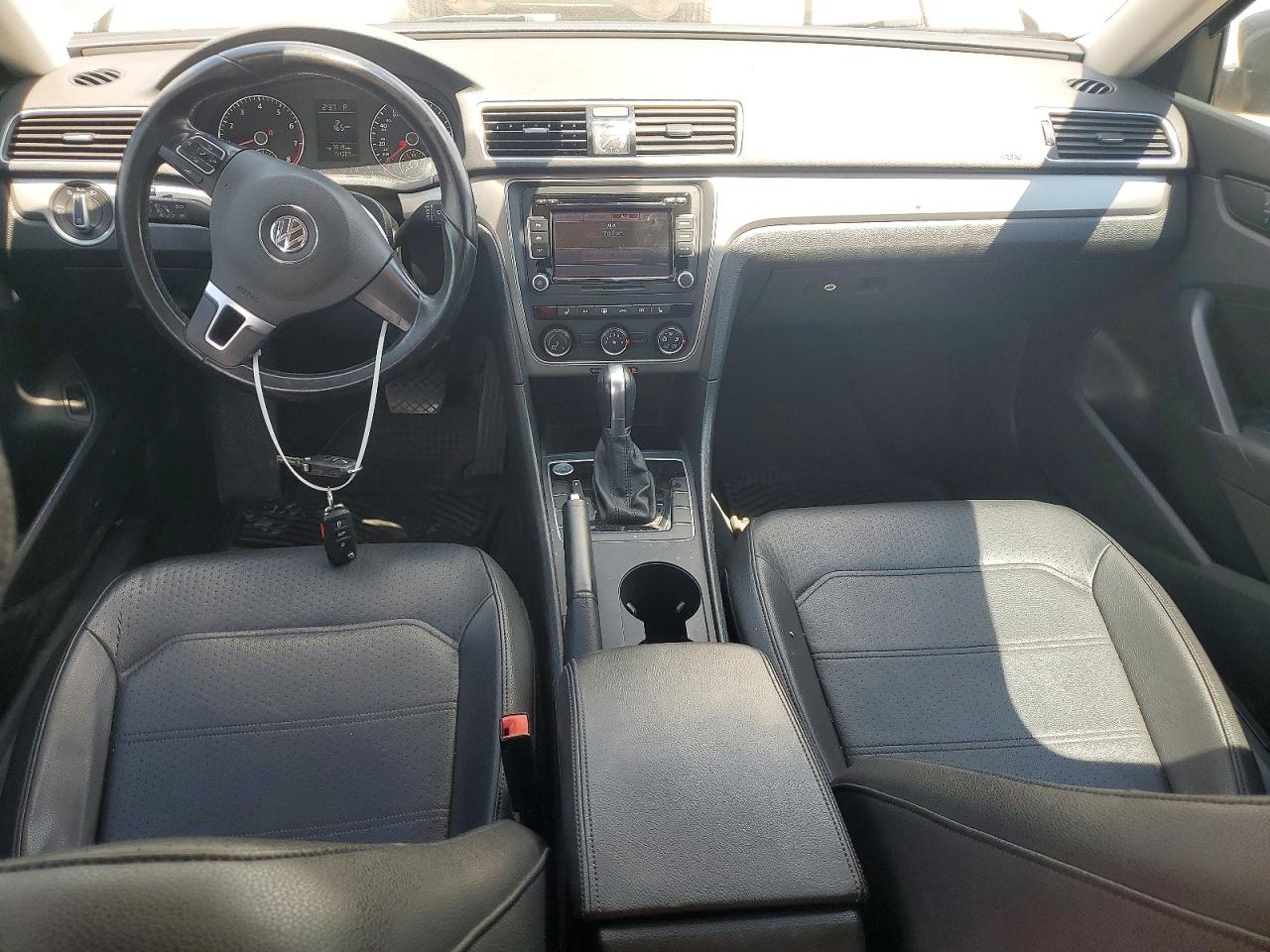 2015 VOLKSWAGEN PASSAT