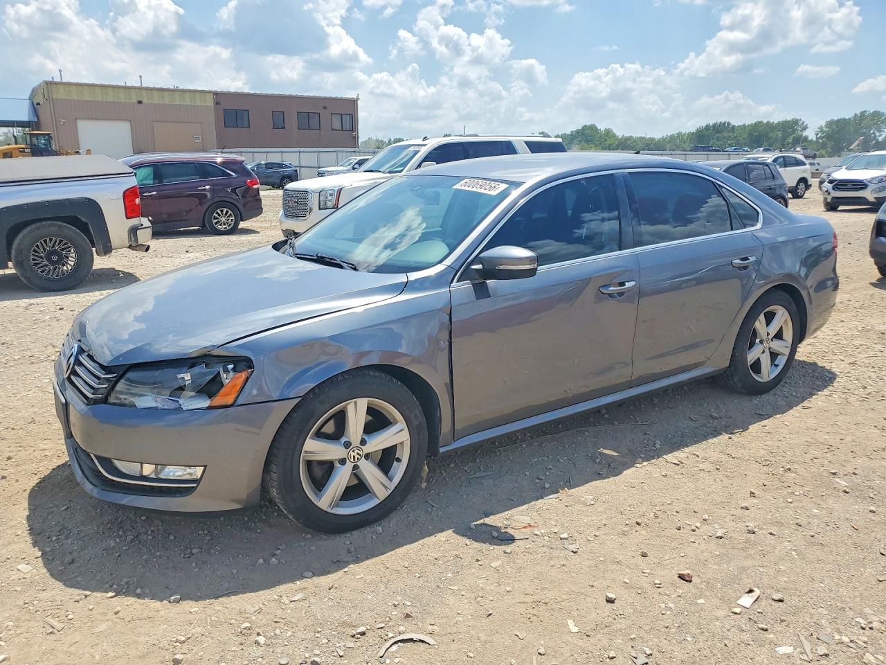 2015 VOLKSWAGEN PASSAT