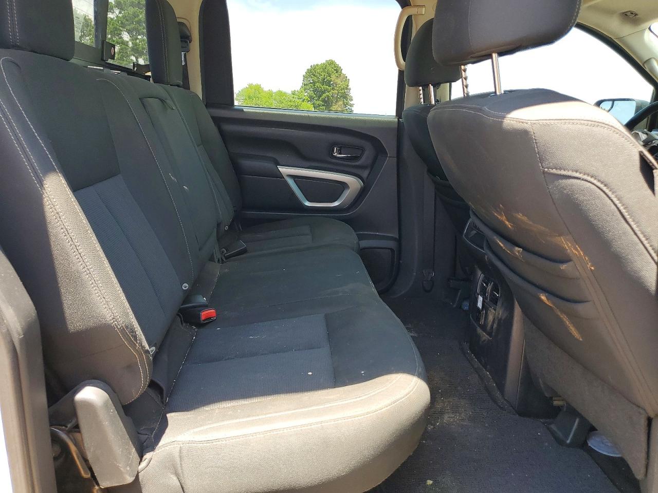 2017 NISSAN TITAN