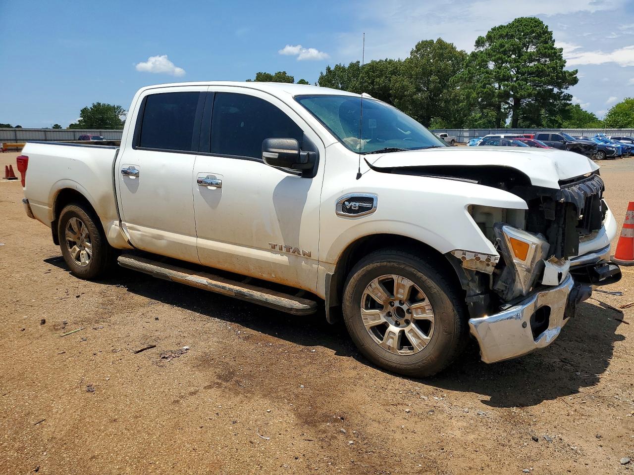 2017 NISSAN TITAN