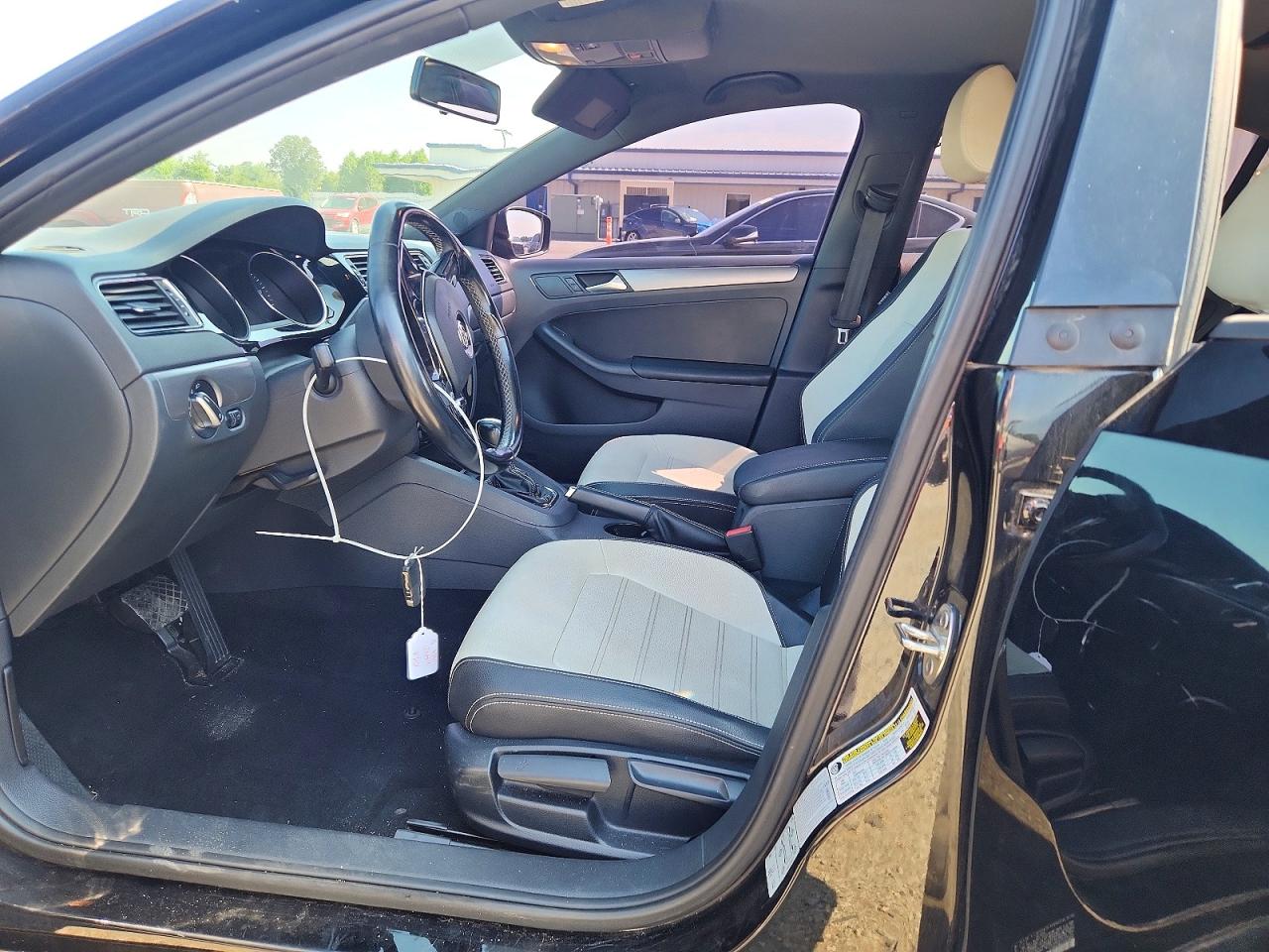 2016 VOLKSWAGEN JETTA