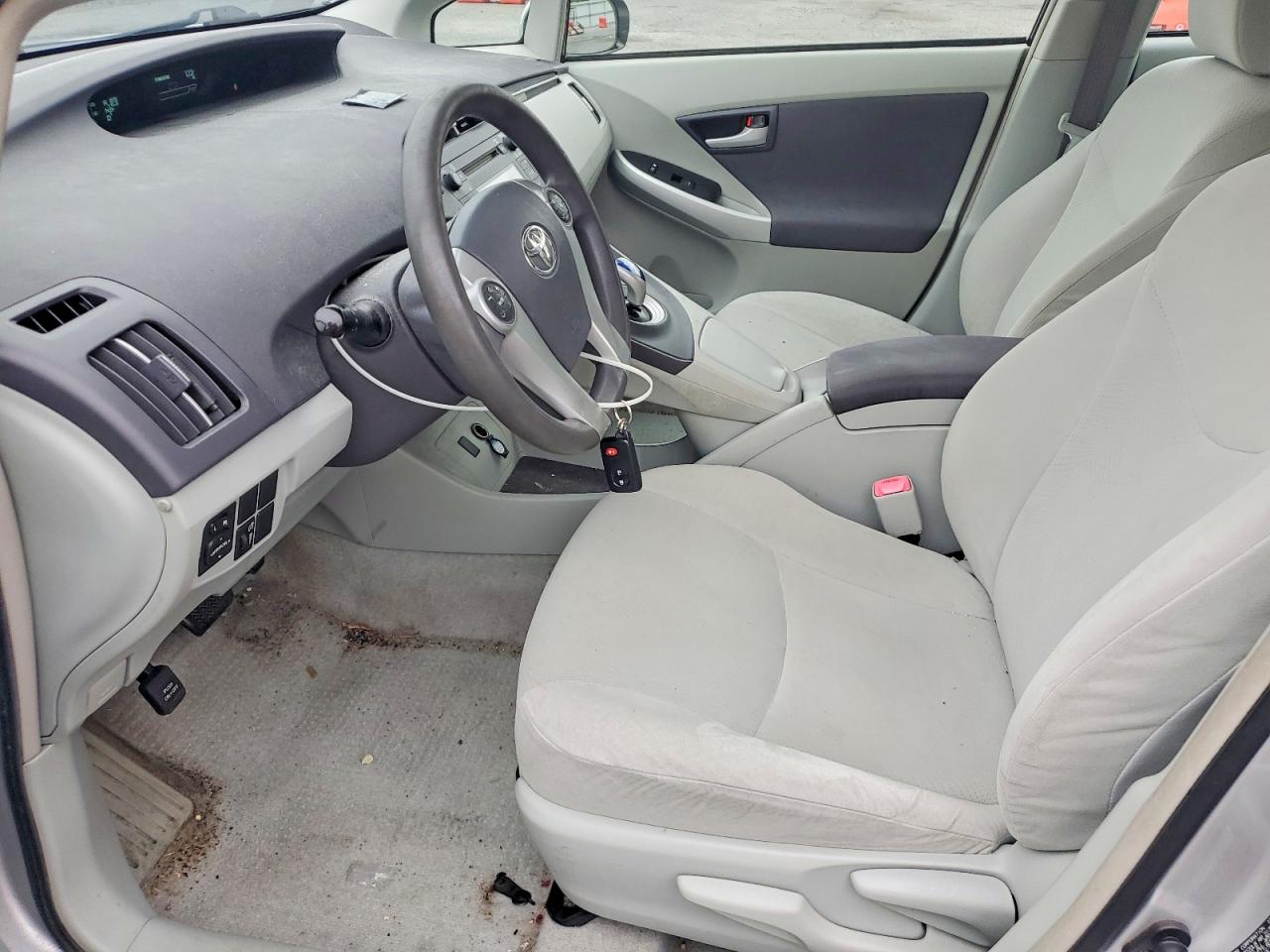 2011 TOYOTA PRIUS