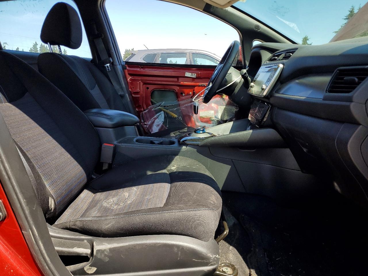 2019 NISSAN LEAF