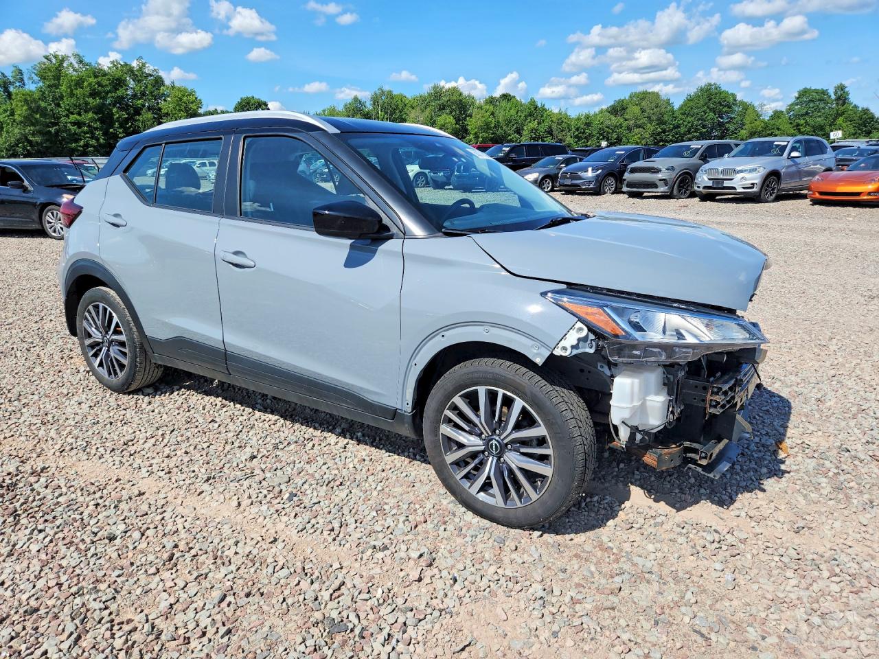 2022 NISSAN KICKS