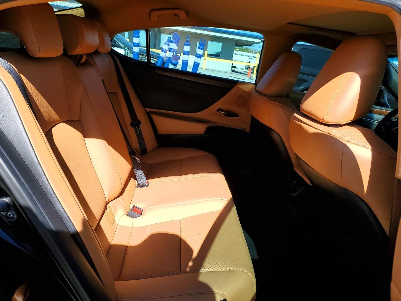 2025 LEXUS ES350