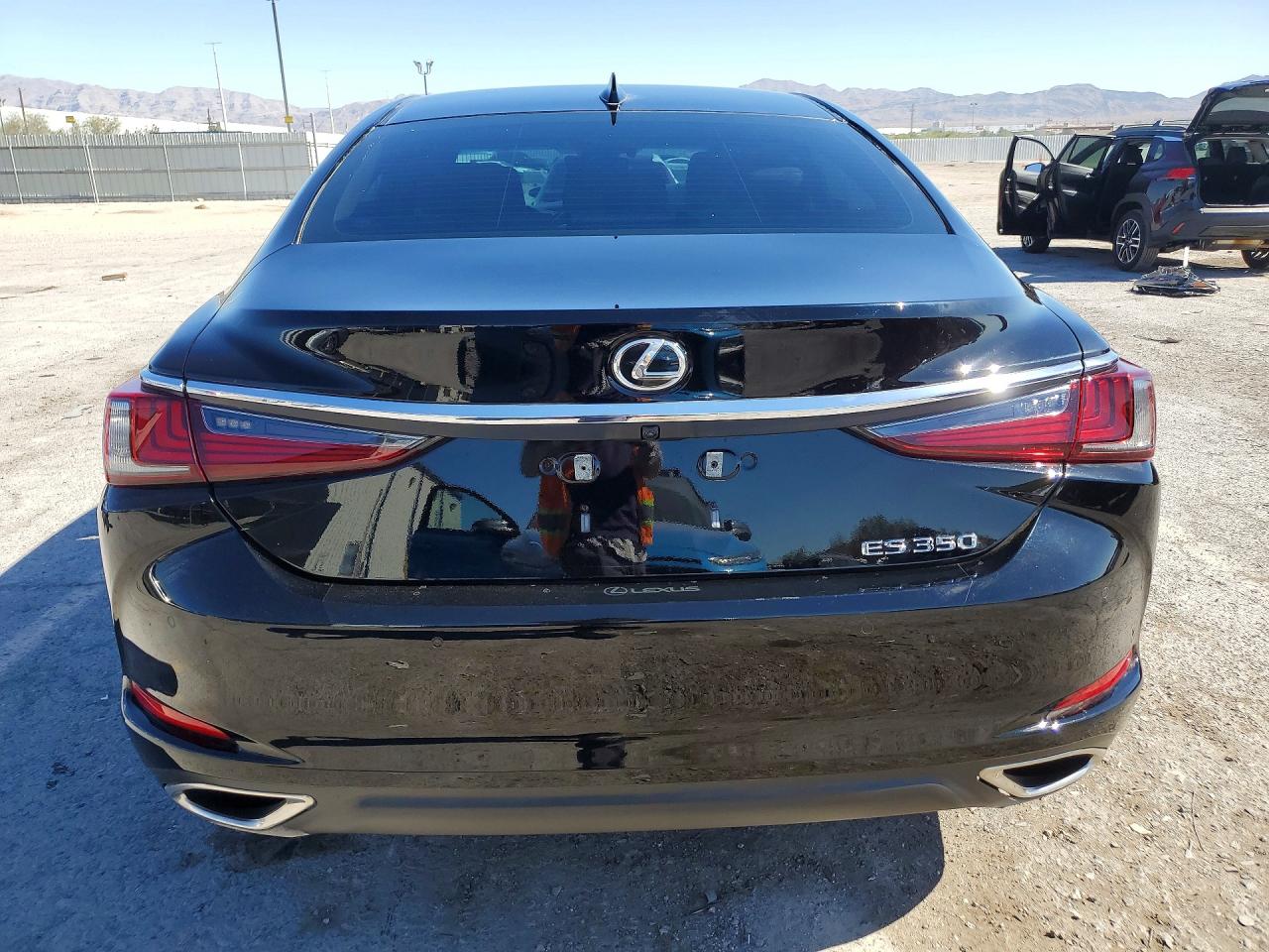2025 LEXUS ES350